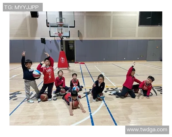 篮球新手必看：掌握团队协作的基础技巧与实战经验分享